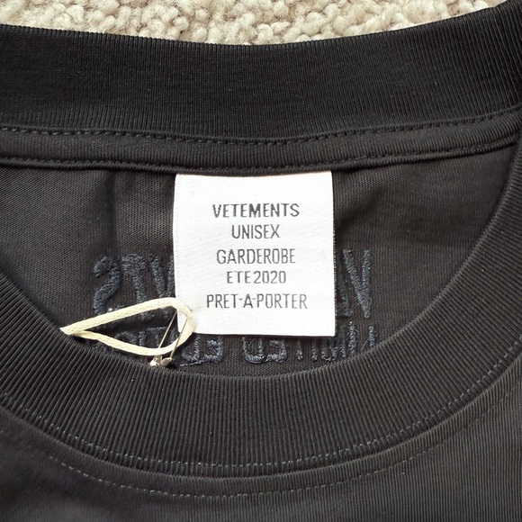 Vetements Black Limited Edition Men’s Medium T-Shirt Think Differently - Picture 5 of 5